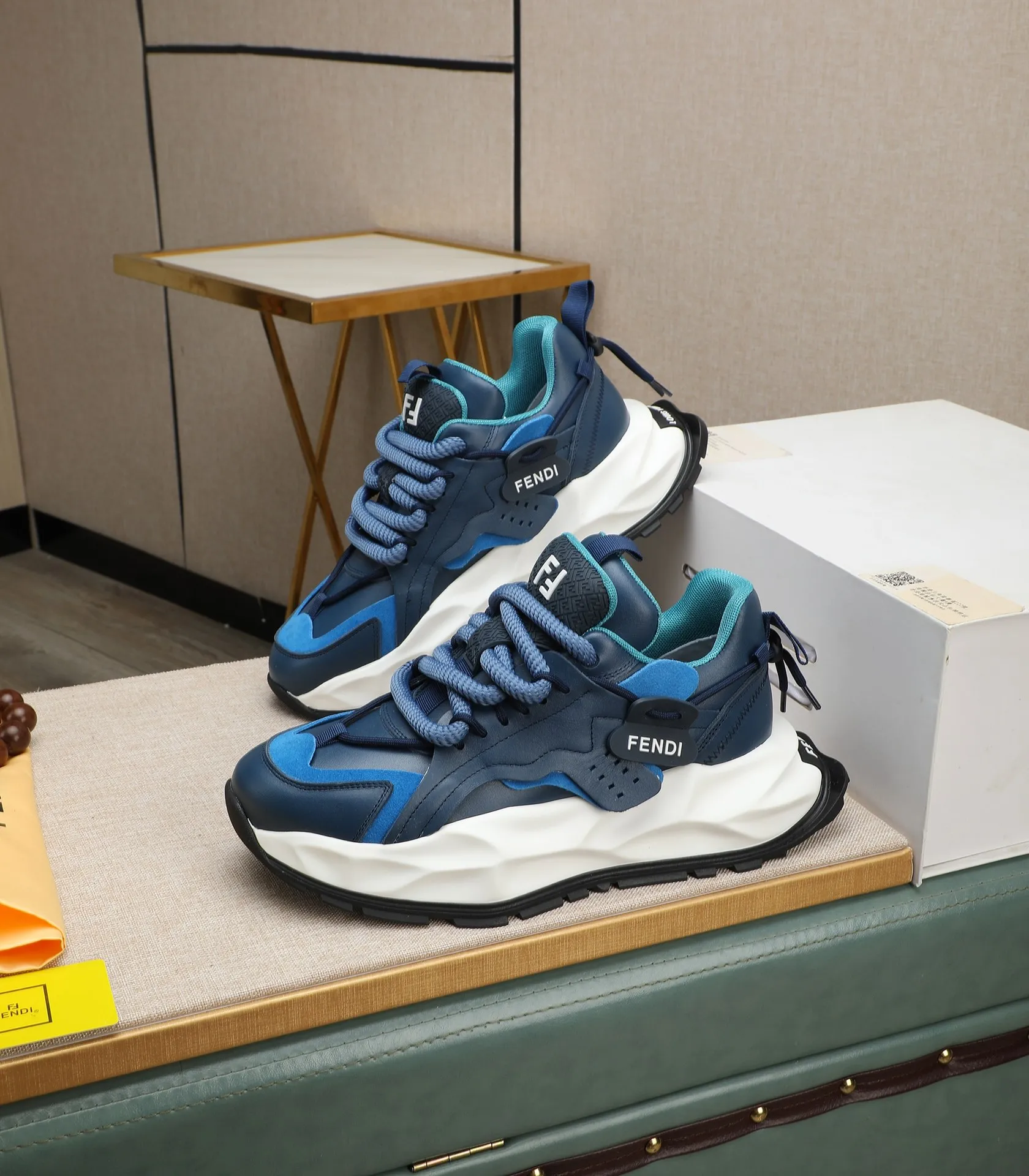 Men's clothing and shoes 💰580 🕷🕷【FENDI】FENDI fashionable casual men's shoes🇨🇳Original official website 1:1 model opening, new models are available first💯Not high-profile but avant-garde, simple, low-key and fashionable, super versatile style🌿Made of original cowhide➕Pigskin lining🎋The version is comfortable on the feet, so rigorous for any small place, first-class workmanship🍍38-44 Large quantities in stock